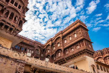 Obraz premium Fort facade vintage artistic design view with bright blue sky from different perspective