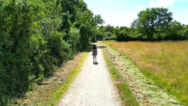 Femme qui marche