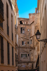 Valencia - España, diferentes vistas turísticas de la ciudad, puentes, monumentos, calles y parques