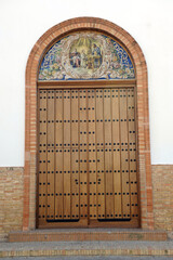 Portada de la iglesia parroquial de la Sagrada Familia en el barrio Retiro Obrero de Sevilla, Andalucía, España. Iglesias de Sevilla