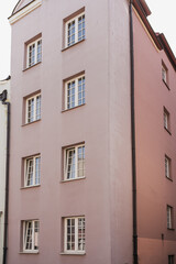 Fototapeta na wymiar Pink old building in Gdansk, Poland