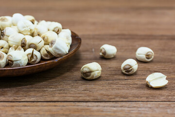 Dried lotus seeds are classified as herbal medicine. And grain food can be used to make herbal medicine drinks.