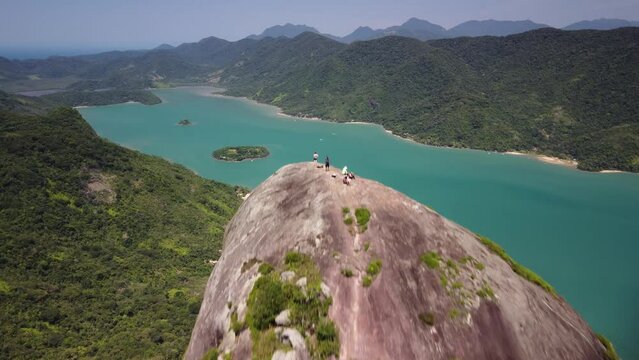 Vista aerea sobre o morro do p&atilde;o de a&ccedil;ucar no saco do mamangua o unico fjord tropical do mundo, Paraty, Rio de Janeiro - Brasil