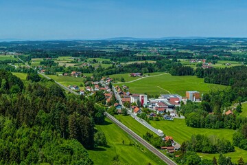 Fototapeta na wymiar Die Region Heimenkirch im Westallgäu - Ausblick auf den Ortsteil Meckatz