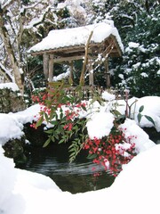 京都　大原寂光院の雪景色