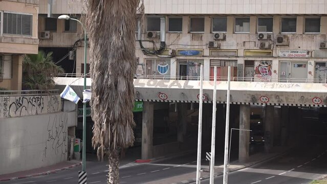 Kikar Atarim in Tel Aviv - trafiic going underneath