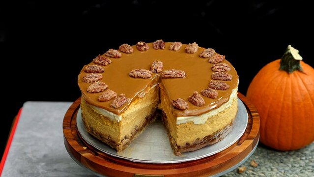 Pumpkin Cheesecake With Pecan Crust