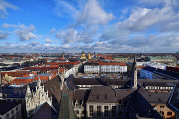 Fototapeta na wymiar Blick über München vom Alten Peter 