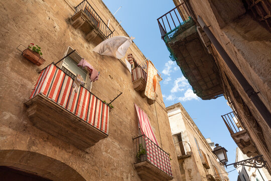 Gasse in der Stadt Tarent, Apulien, Italien
