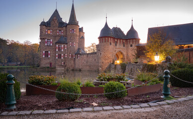 Mechernich november 2022; Satzvey Castle is a medieval moated castle, initially from the 12th century, and is located on the north-eastern edge of the Eifel Mountains 
