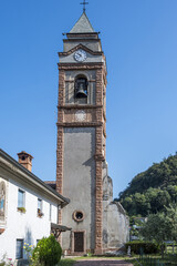 Fototapeta na wymiar Beautiful church in Lavena Ponte Tresa