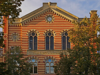 Fassade einer Schule in der Quedlinburger Altstadt. Sachsen-Anhalt, Deutschland
