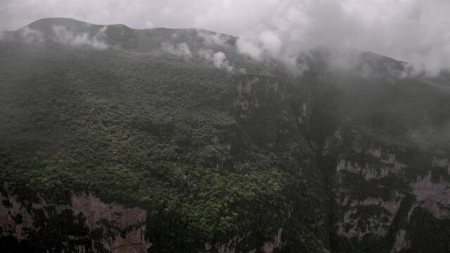 Some clouds above the Sumidero Canyon mountains
