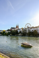 Basel, M&uuml;nster, Kirche, Altstadt, Rhein, Rheinufer, F&auml;hre, Pfalz, Stadt, Grossbasel, Kleinbasel, Herbst, Herbstmesse, Herbstfarben, Altstadth&auml;user, Schiffe, Basel-Stadt, Schweiz