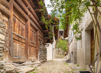 Fototapeta na wymiar The rural architecture of Soglio village in the Bregaglia range - Switzerland.