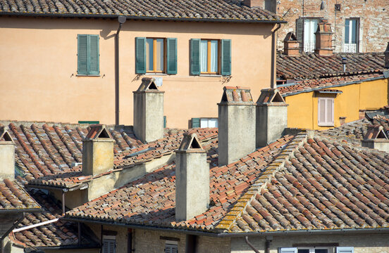 Comignoli sui tetti di Perugia