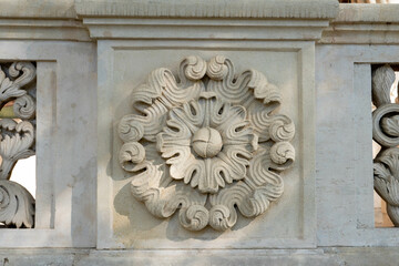 traditional Romanian pattern in sculpture on a church column