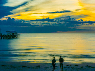 Fototapeta premium Watching Sunset