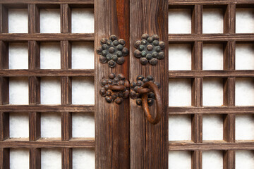 The traditional Korean doorknob has a beautiful shape
Korean traditional doors are made of wood and paper