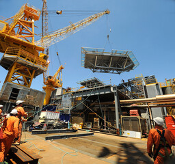 Helideck is lowered into position on the Marlin B platform in Bass Strait by offshore construction...