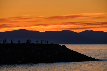 Fototapeta na wymiar View of the Amur Bay at sunset.