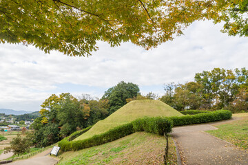 秋の高松塚古墳
