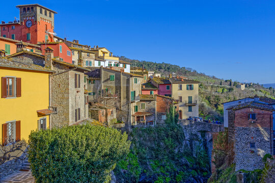 Village dans la r&eacute;gion toscane en Italie