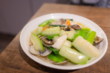 Fried Loofah gourd with Clam