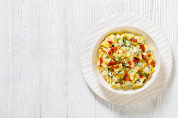 ricotta spinach tortellini in creamy cheese sauce