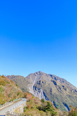 秋の雲仙岳展望台から見た平成新山　長崎県雲仙市 Mt.Heisei Shinzan seen from Mt. Unzen observatory in autumn. Nagasaki Prefecture Unzen city.