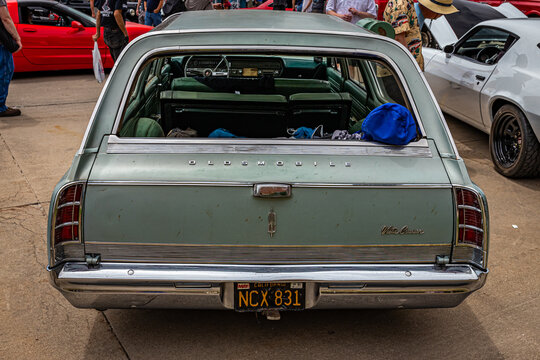 1965 Oldsmobile Vista Cruiser Station Wagon