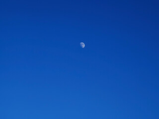 Luna in blu
