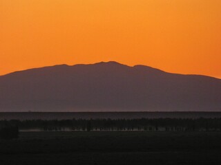 Silueta de montaña