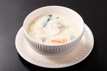 サーモンのクリームシチュー