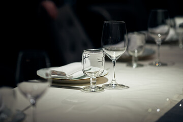 table setting in restaurant