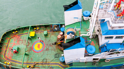 top view of tug assisting boat's deck