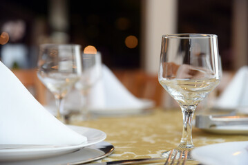 glass bowl dining table elegant restaurant