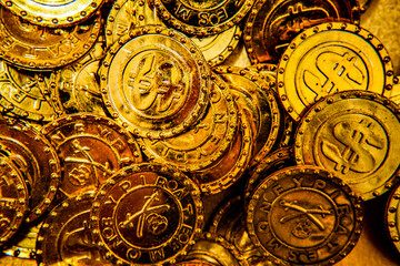 大量の金貨のイメージ