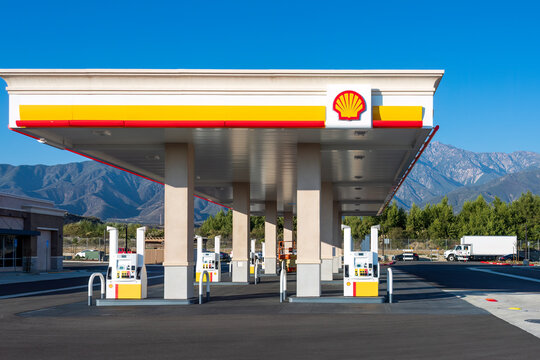 New Shell Filling Station - Almost Ready
Upland, CA - Nov. 12, 2022: Shell is the US-based wholly owned subsidiary of Shell plc, the UK-based transnational corporation "oil major." 