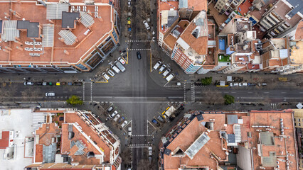 drone view of the crossroads of the eixample district in barcelona - obrazy, fototapety, plakaty