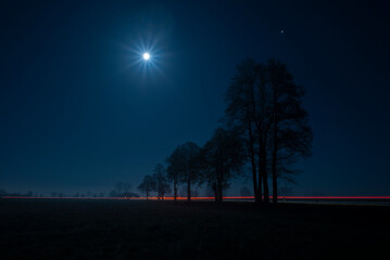 pełnia księżyca we mgle © Robert