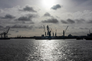 Fototapeta na wymiar Pictures from the port of Hamburg