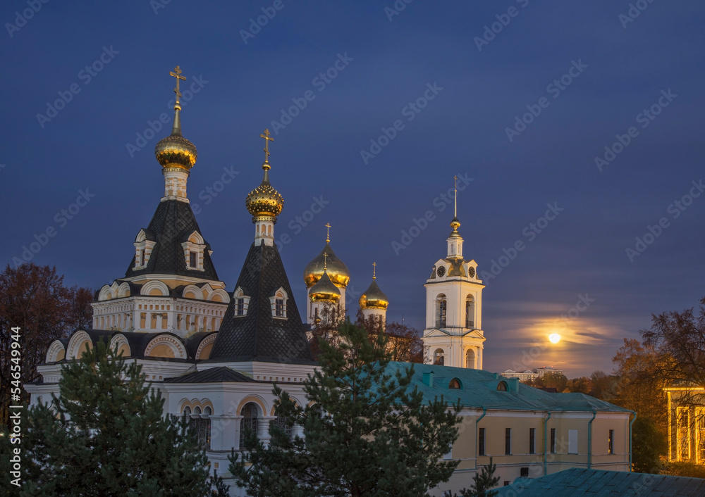 Wall mural Cathedral of Assumption of Blessed Virgin Mary in Dmitrov kremlin. Russia