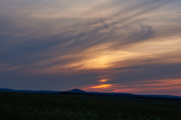 Abendstimmung im Osterzgebirge in Tschechien Blick Richtung Geising Berg	