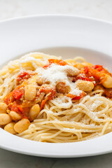 spaghetti with tomato sauce and beans