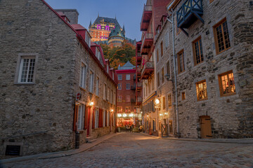 Fototapeta premium the central point that attracts all tourists to the old city of Quebec is the Frontenac castle and its terrace.