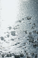 真冬に凍った湖面