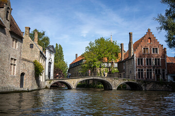 Fototapeta premium Bruges, Belgium: the Begijnhof Bridge seen from the canal
