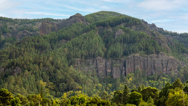 Teneriffa -  La Orotava eine Wanderung von La Caldera - Aguamansa nach Pinolere herrliche Gebirgs- und Felsformationen wie die Los Organos.