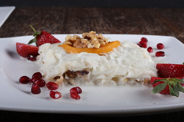 cheesecake with berries